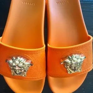 サンダル VERSACE Men Sandals Orange 10184961A13176 1RC10 Logo Sliders Orange | VERSACE US